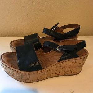 BORN amazingly comfy platform wedges ◾️🖤